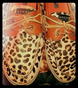 Leopard Sperrys